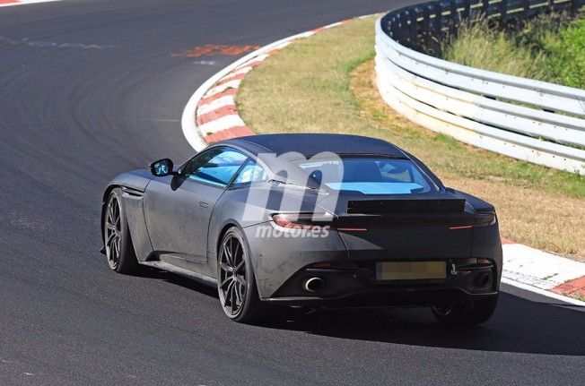 Aston Martin DB11 S 2018 - foto espía posterior