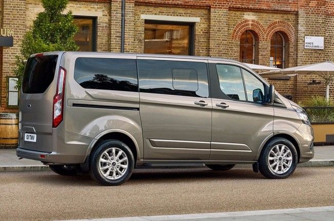 Ford Tourneo Custom 2018 - posterior