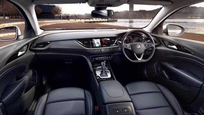 Holden Commodore VXR 2018 - interior