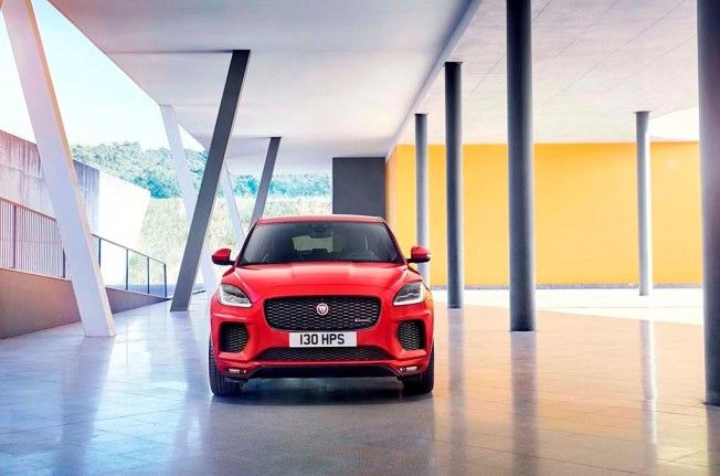 Jaguar E-Pace - frontal