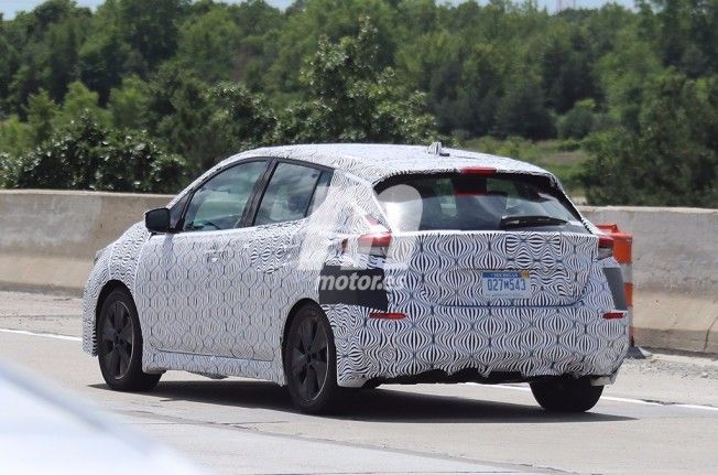 Nissan Leaf 2018 - foto espía posterior