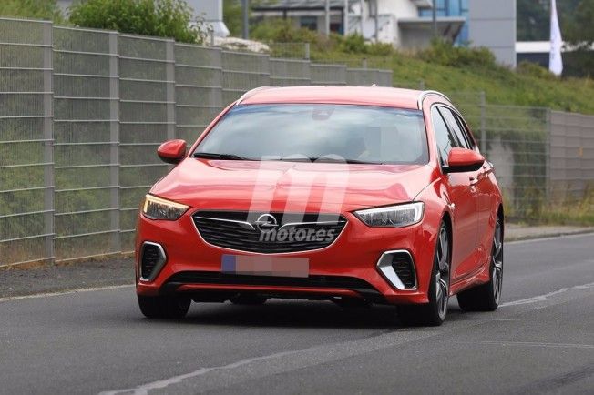 Opel Insignia Sports Tourer GSi 2018 - foto espía