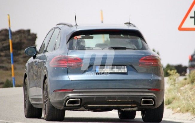 Porsche Cayenne 2018 - foto espía posterior