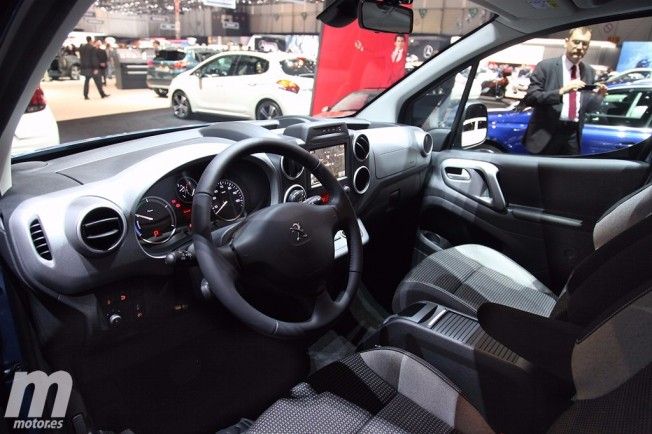 Peugeot Partner Tepee Electric 2017 - interior