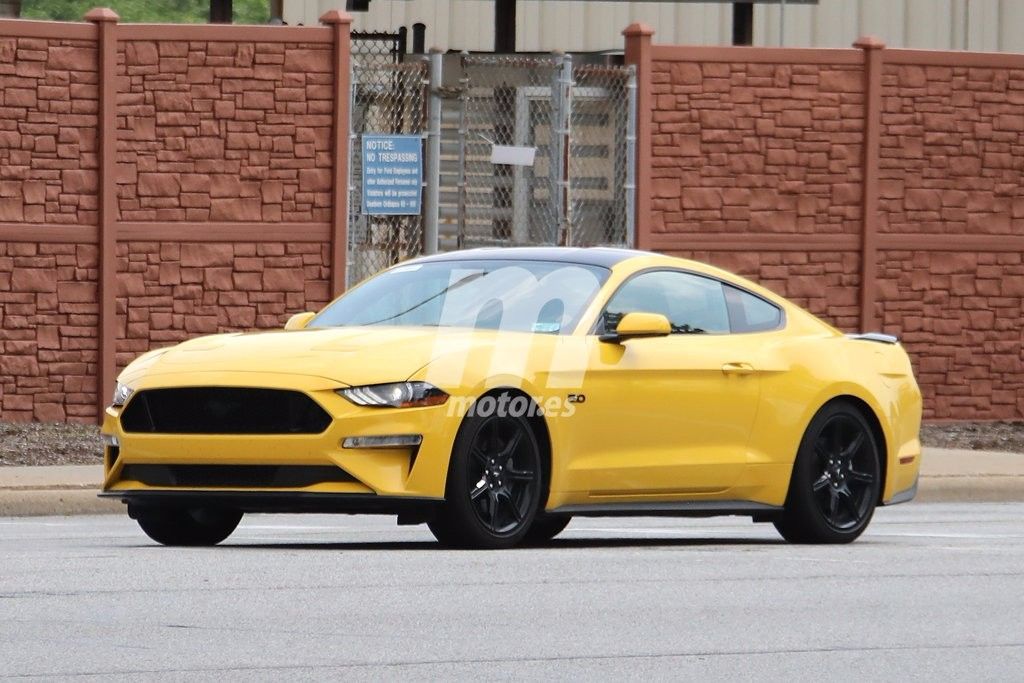 Ford Mustang GT equipado con el nuevo Black Accent Package al desnudo