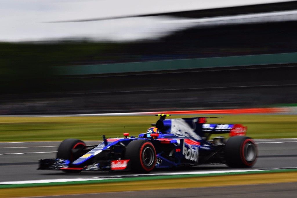 El viento complica las cosas a Toro Rosso