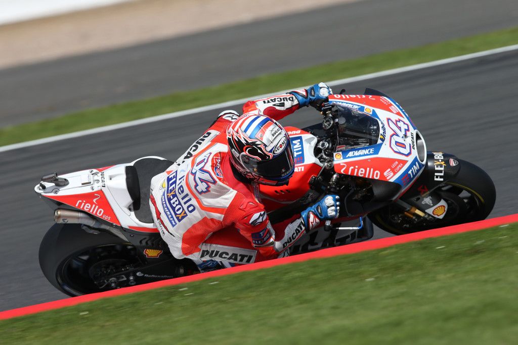 Andrea Dovizioso gana en Silvestone para liderar MotoGP