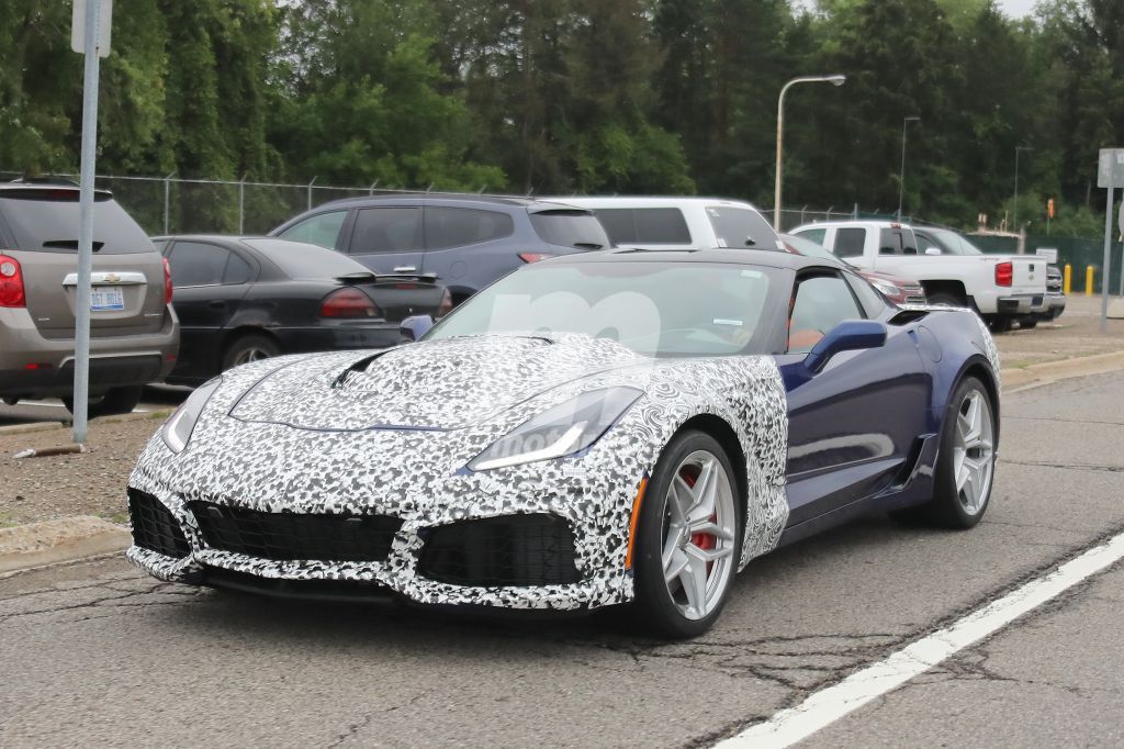 El esperado Chevrolet Corvette ZR1 2018 se deja ver con menos camuflaje