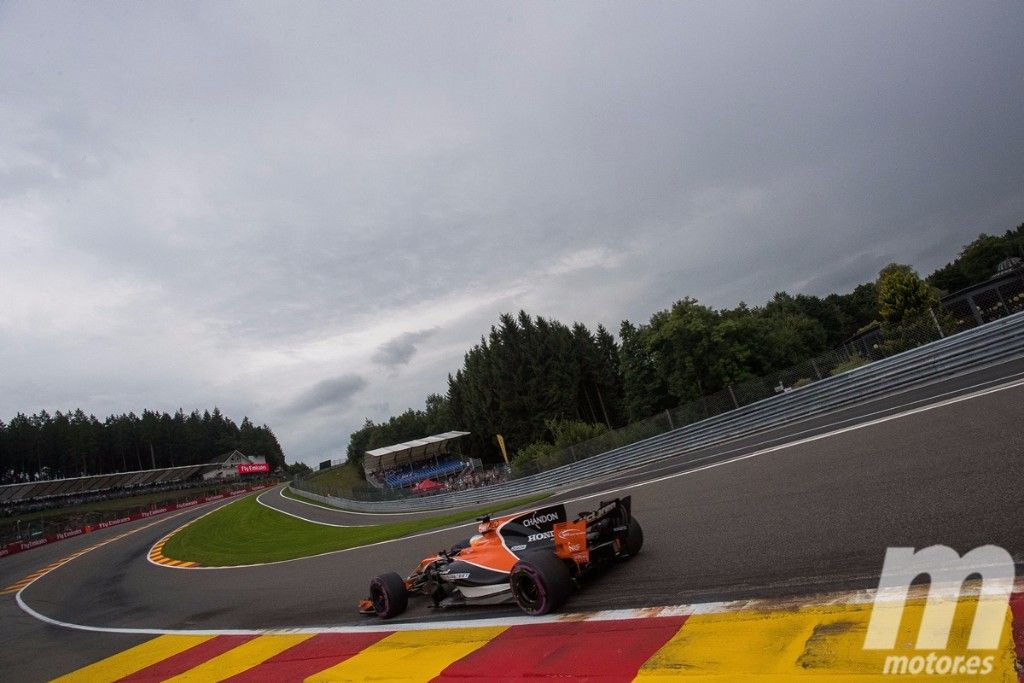 El paso de Alonso a fondo por Pouhon, el causante de la pérdida de potencia