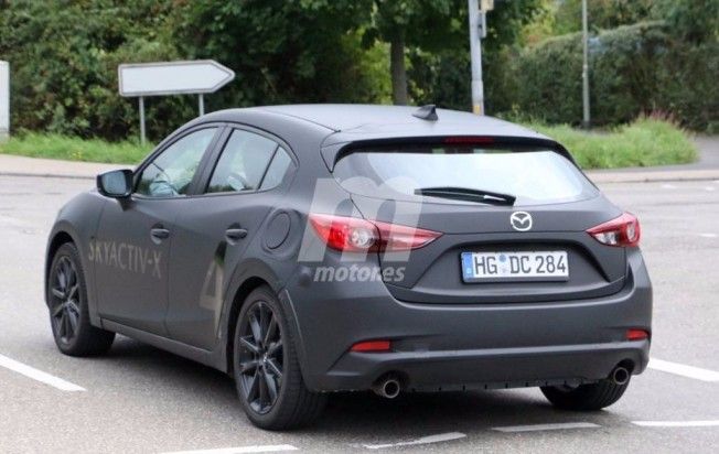 Mazda3 2019 - foto espía posterior