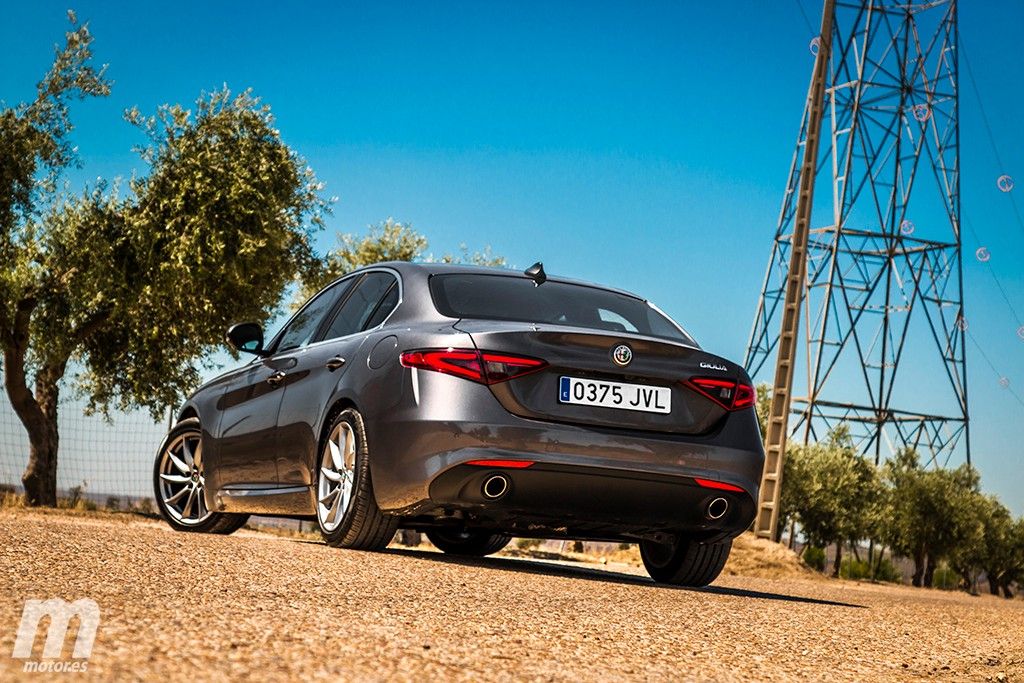 Prueba Alfa Romeo Giulia Super 2.2 180 CV, navegando en un mar de dudas