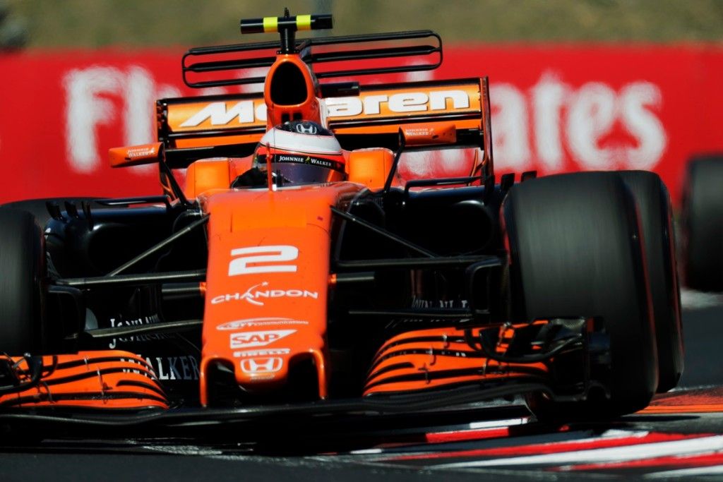 Vandoorne cree que la experiencia le permitirá igualar el ritmo de Alonso