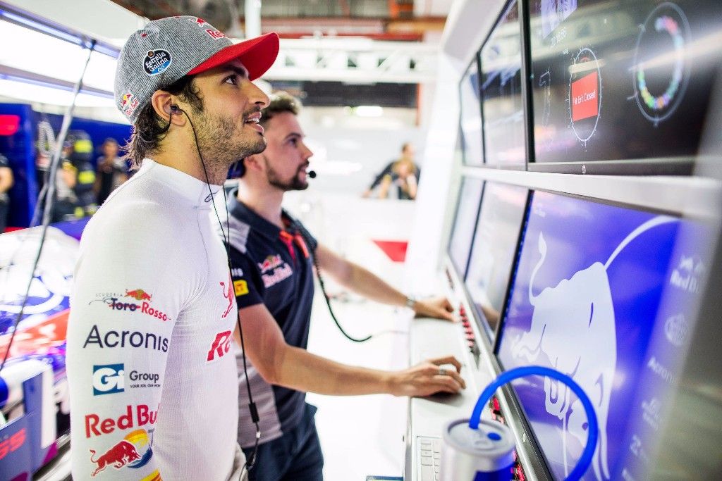 Sainz: "La evolución de Renault me hace sonreír"