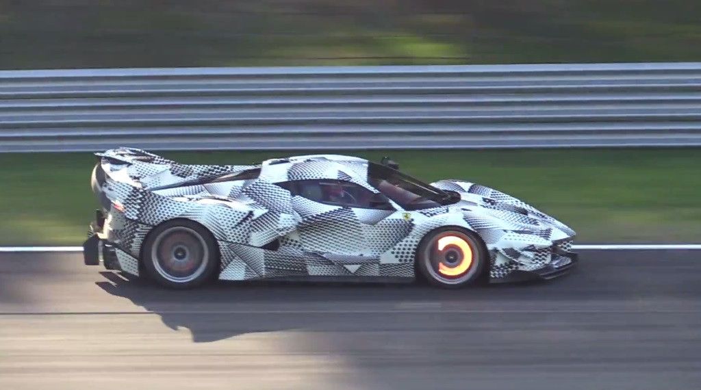 Ferrari FXX K Evoluzione: cazada en Monza la evolución de la bestia de más de 1.000 CV