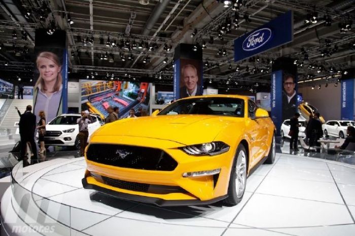 El nuevo Ford Mustang 2018 europeo desde su stand en Frankfurt 2017