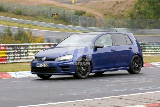 Volkswagen Golf R400 - foto espía