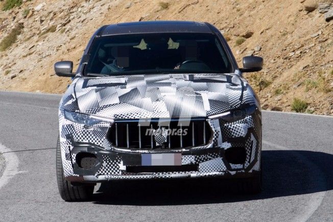 Maserati Levante GTS - foto espía frontal