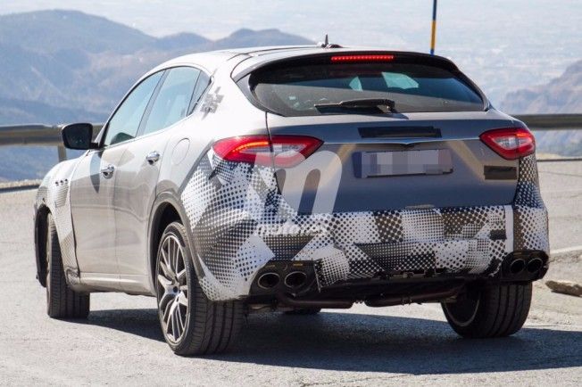 Maserati Levante GTS - foto espía posterior