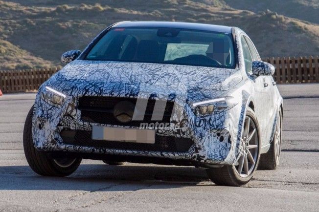 Mercedes GLA 2020 - foto espía frontal