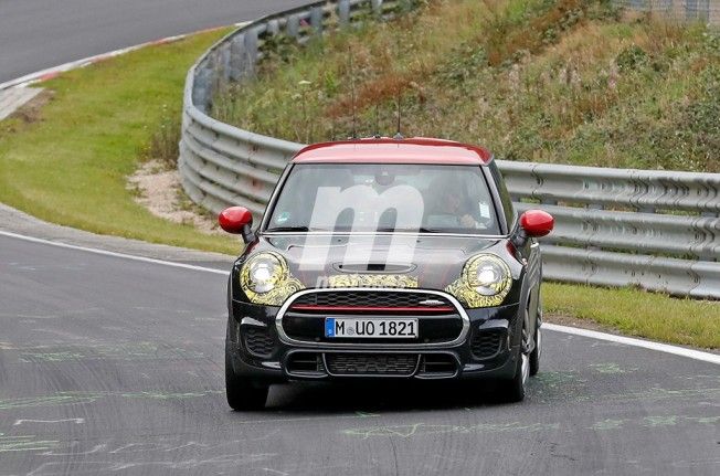 MINI John Cooper Works 2018 - foto espía frontal