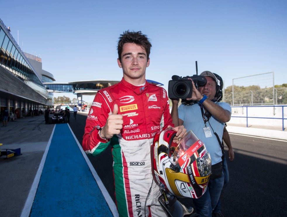 Charles Leclerc, a por el título desde la pole; buen 11º de Álex Palou