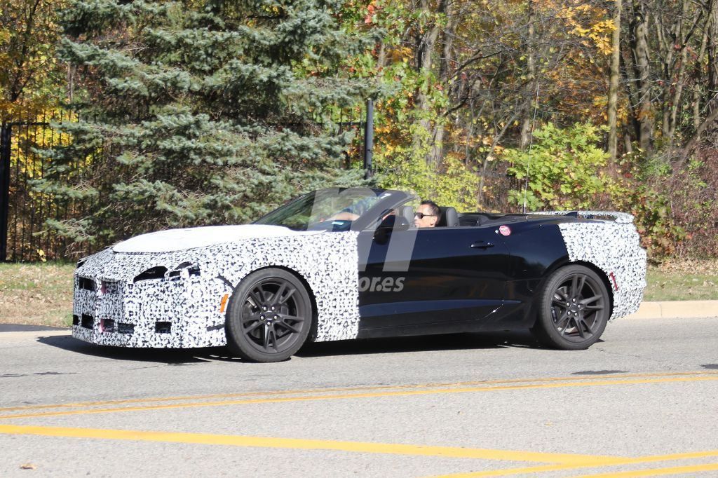 Nuevo Chevrolet Camaro Convertible cazado junto al resto de la gama 2019