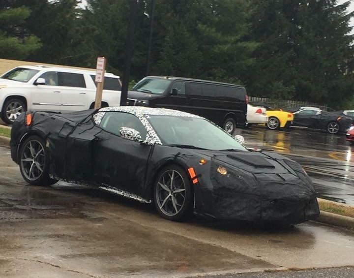 El nuevo Corvette C8 de motor central cazado por primera vez en la calle