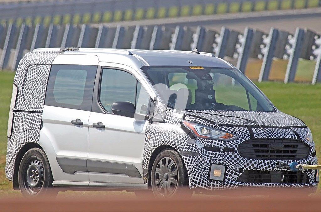 El nuevo Ford Transit Connect 2018 sigue perdiendo camuflaje