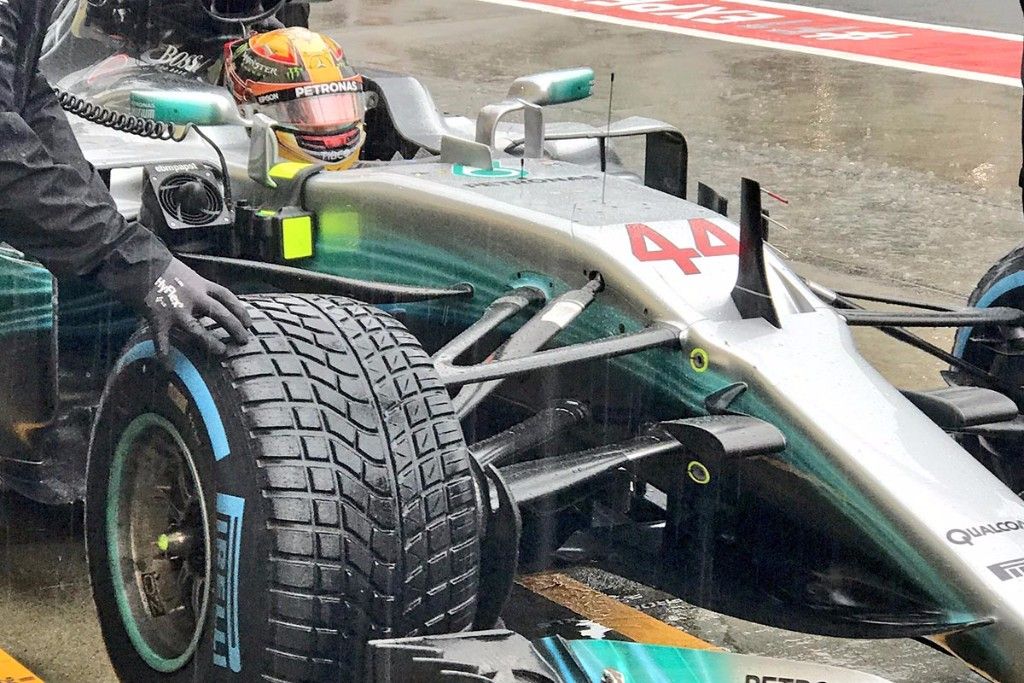 Hamilton, rey bajo el diluvio