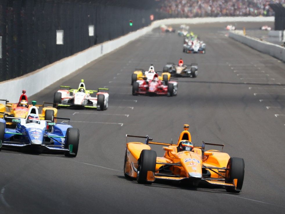 McLaren considera regresar a la IndyCar "de forma significativa y duradera"