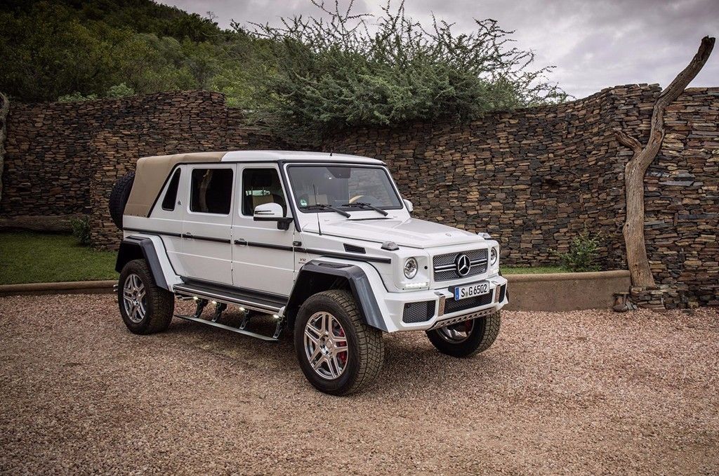 El último Mercedes-Maybach G 650 Landaulet subastado por 1,2 millones de euros