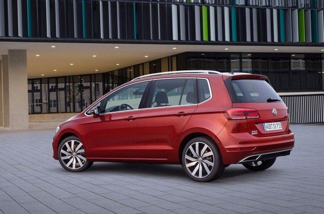 Volkswagen Golf Sportsvan 2018 - posterior