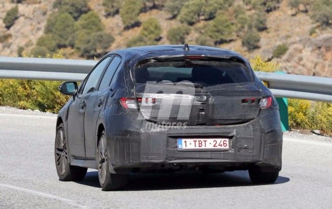 Toyota Auris 2018 - foto espía posterior