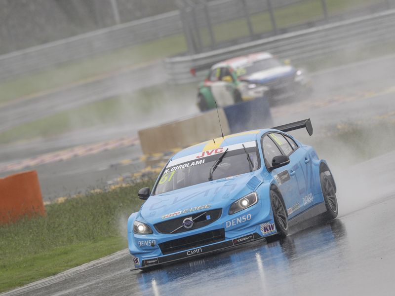 Néstor Girolami consigue la pole del WTCC en Ningbo