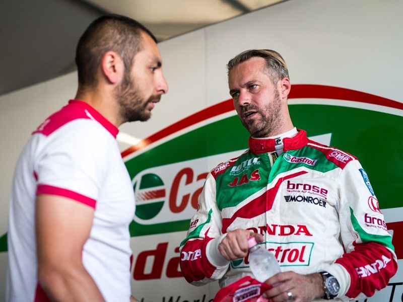 Tiago Monteiro causa baja en la cita del WTCC en Motegi