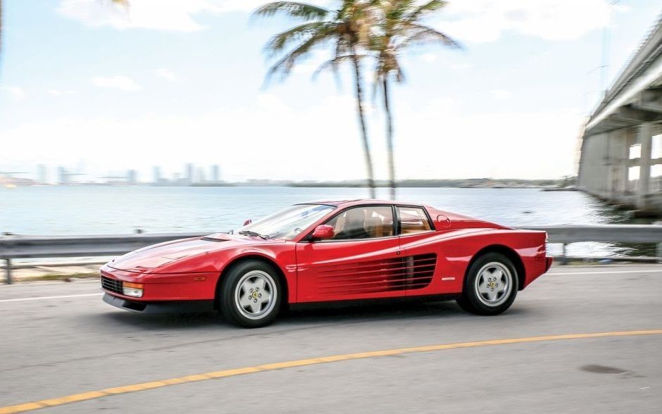 Raro ejemplar del Ferrari Testarossa casi a estrenar a subasta