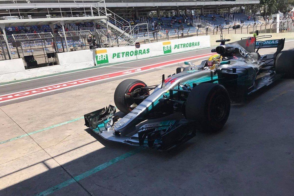 Hamilton sigue sin levantar el pie en los libres 2