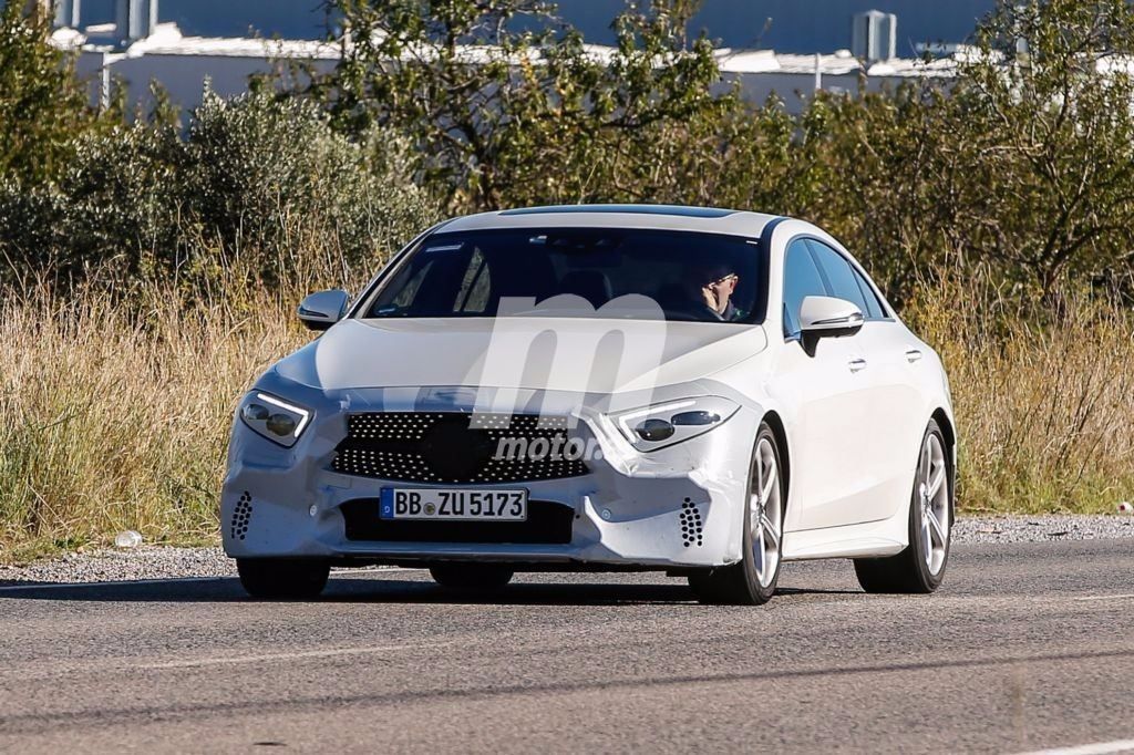 Mercedes CLS 2018: al descubierto una unidad sin camuflaje