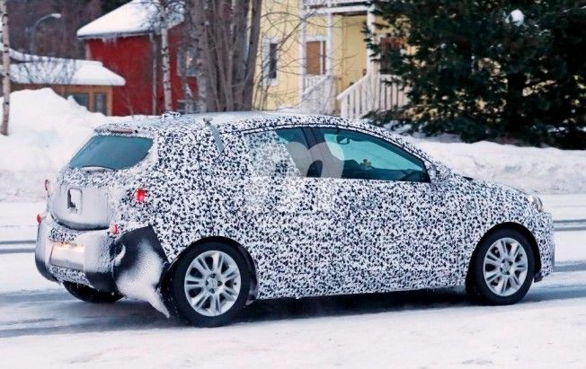 Opel Corsa 2019 - foto espía posterior