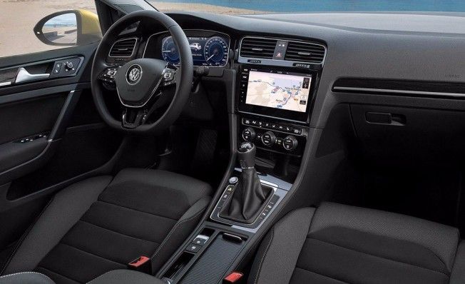 Volkswagen Golf 2017 - interior