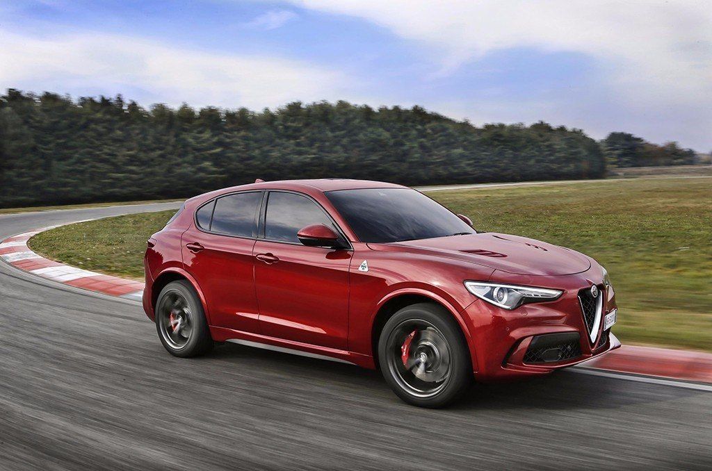Precio del Alfa Romeo Stelvio Quadrifoglio: la versión más deportiva ya está a la venta