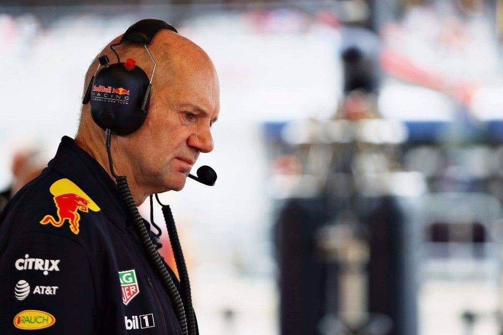 Newey: "Con menos diferencias de motor, este año habría sido una lucha a cuatro"