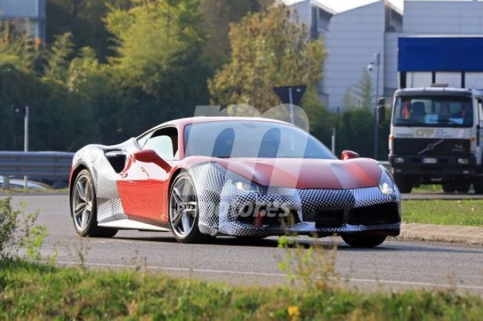 Ferrari 488 GTO: en pruebas con elementos de su diseño definitivo