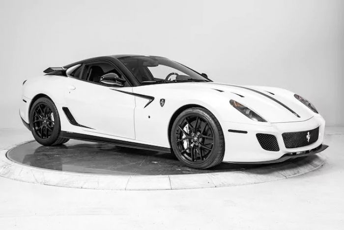 Uno de los raros Ferrari 599 GTO con pack aerodinámico XX a la venta