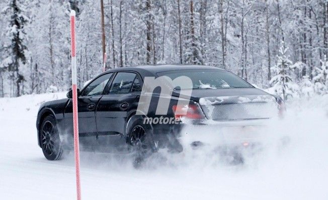 Bentley Flying Spur 2019 - foto espía posterior