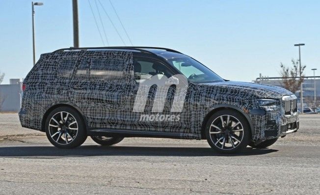 BMW X7 2019 - foto espía lateral