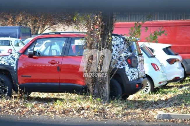 Jeep Renegade 2019 - foto espía lateral