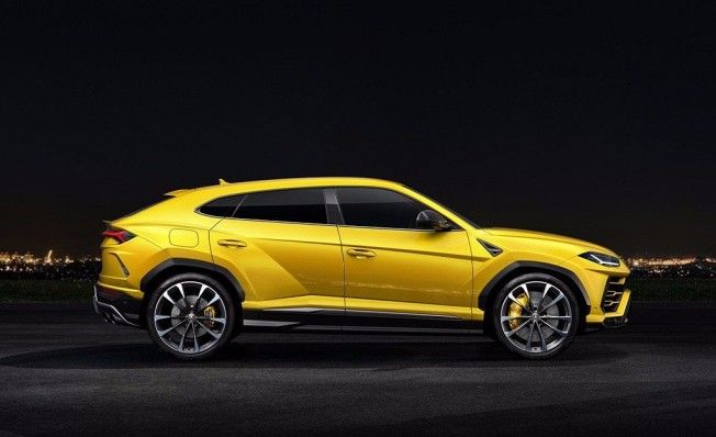 Lamborghini Urus - lateral