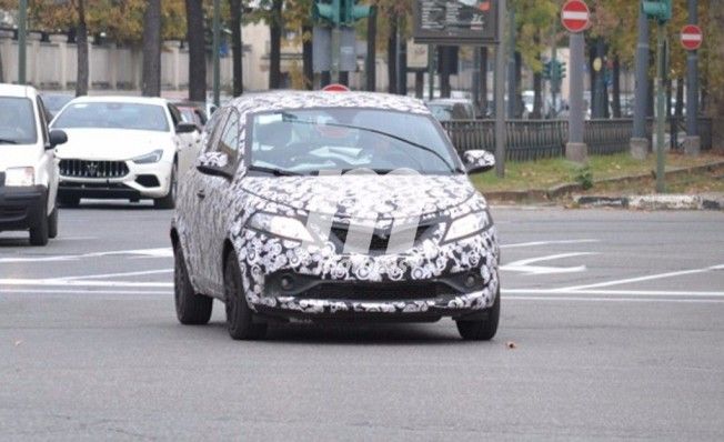 Lancia Ypsilon 2018 - foto espía frontal