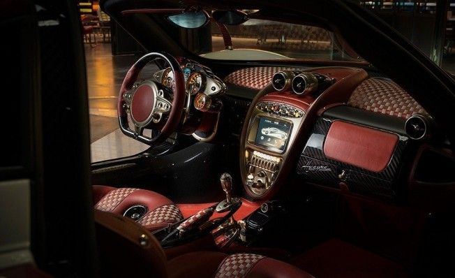 Pagani Huayra Lampo - interior